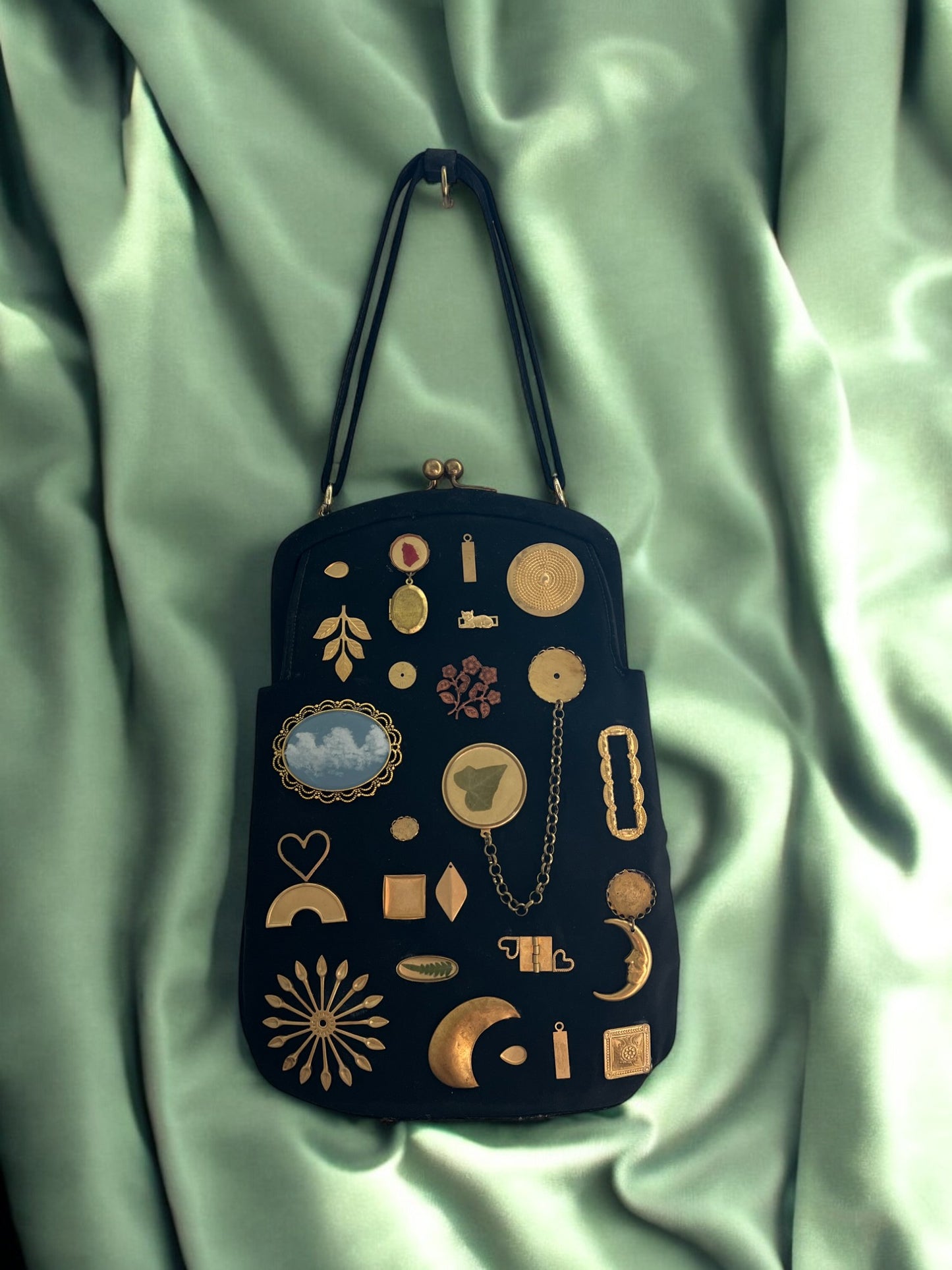 1940s Black Vertical Fabric ‘Gathered Charm’ Bag