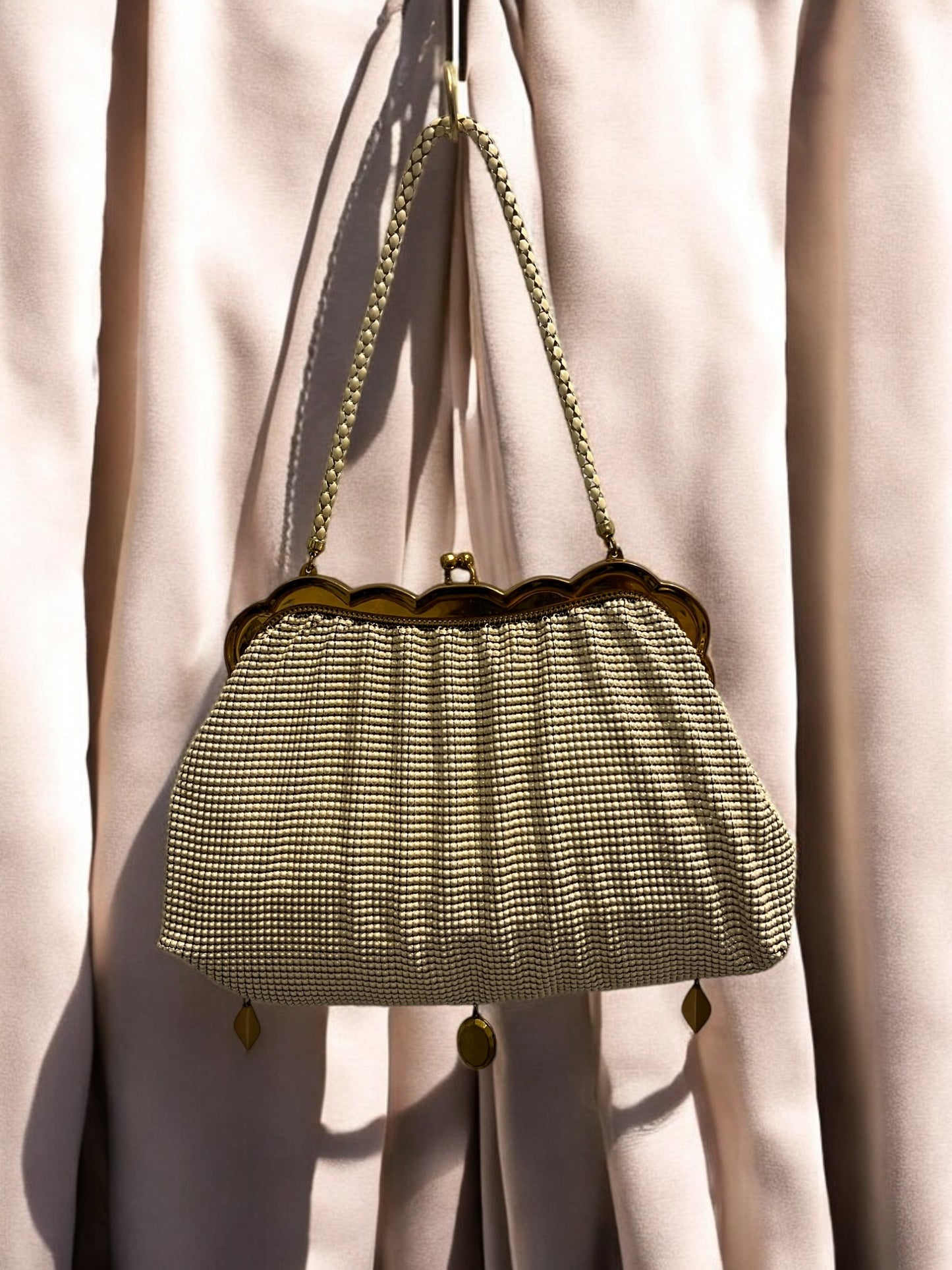 1940s White Mesh ‘Gathered Charm’ Bag