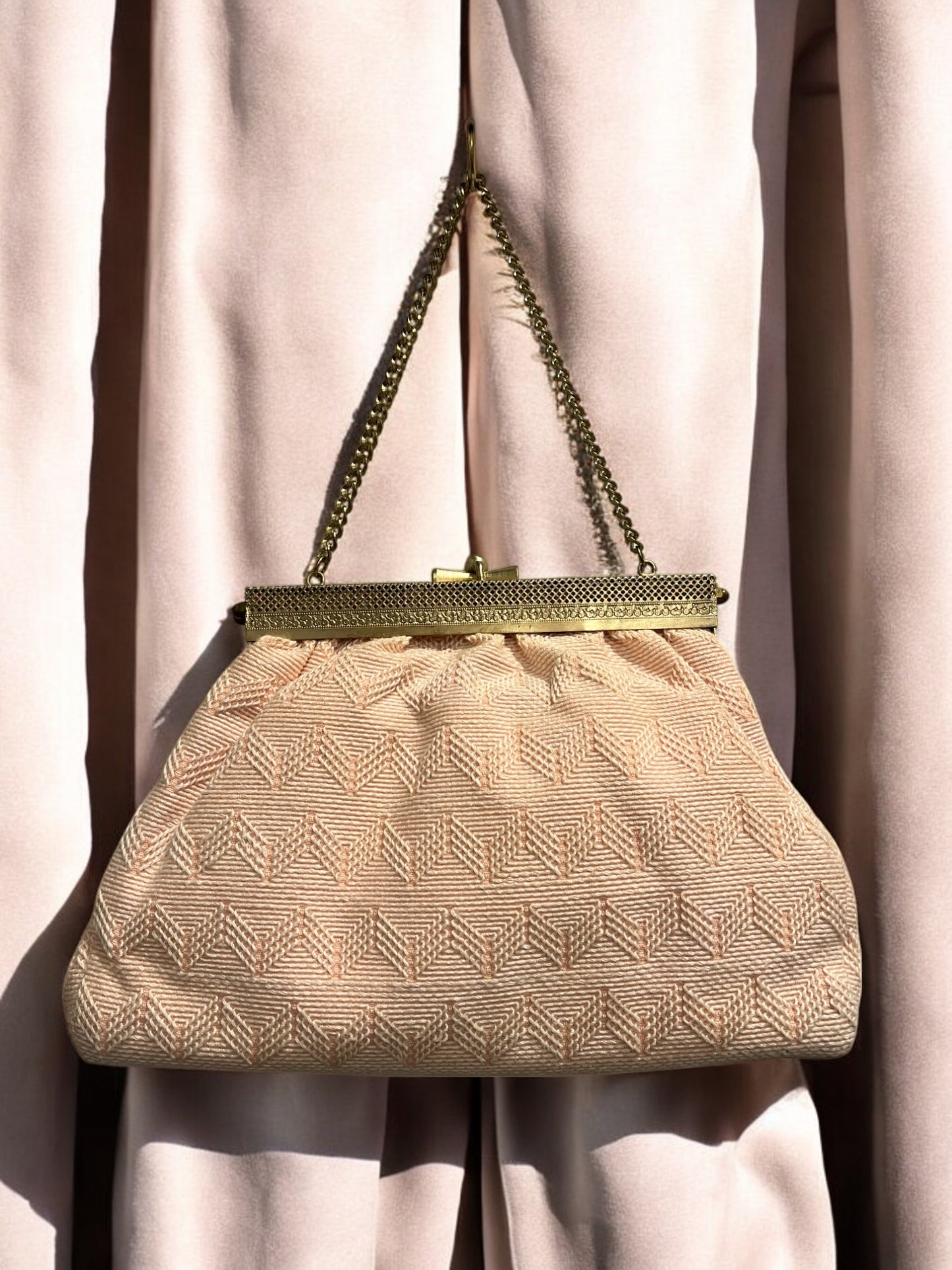 1950s Pink Fabric ‘Gathered Charm’ Bag