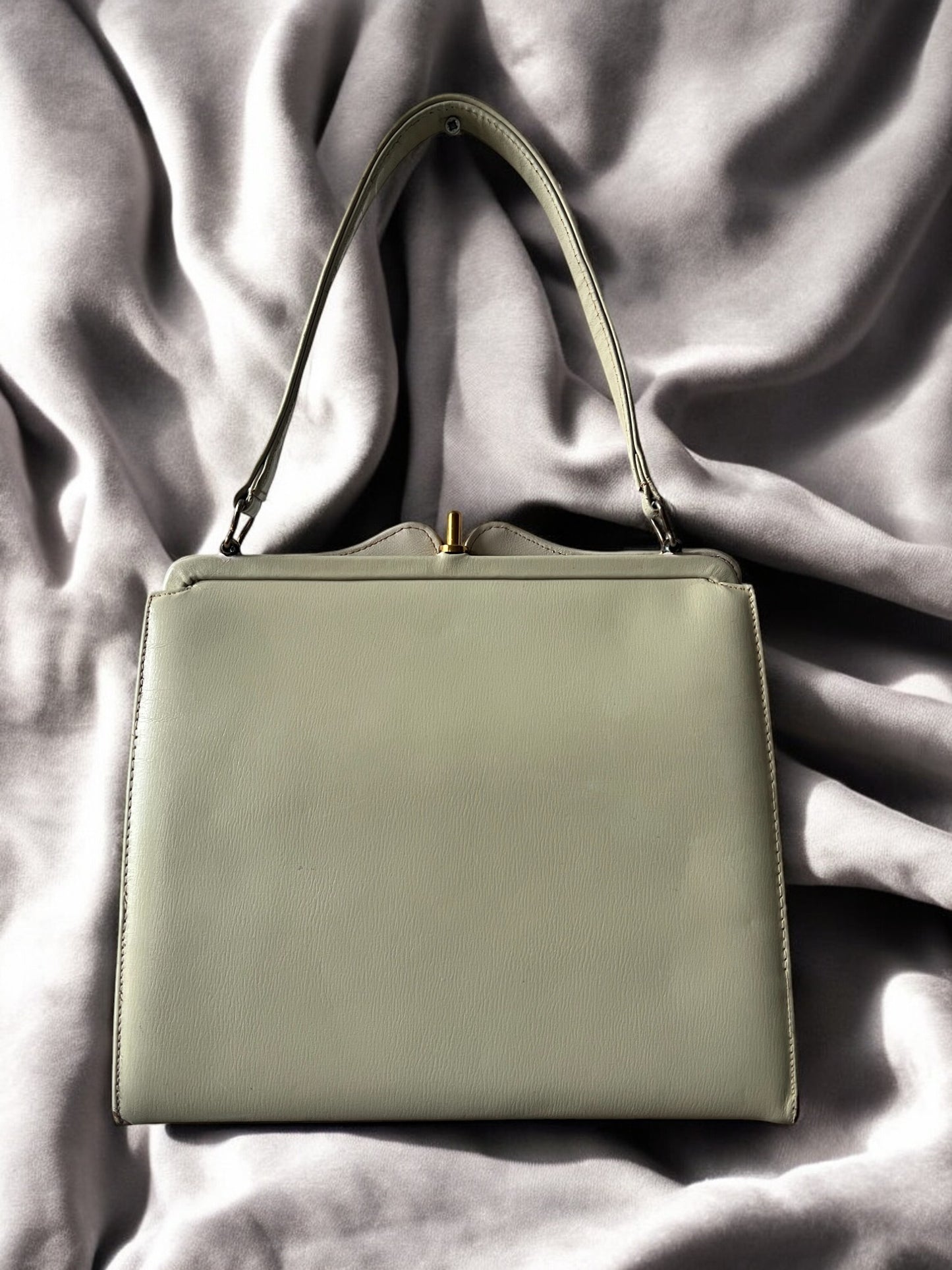 1960s Ivory Leather ‘Gathered Charm’ Bag
