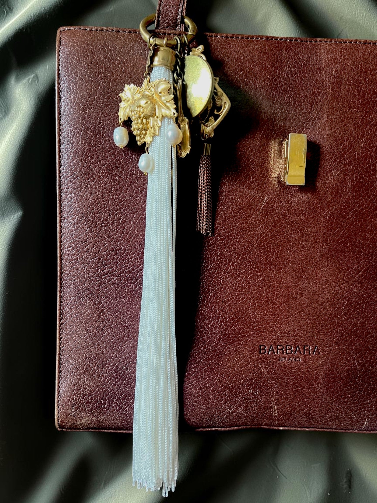 Opus Charm - White